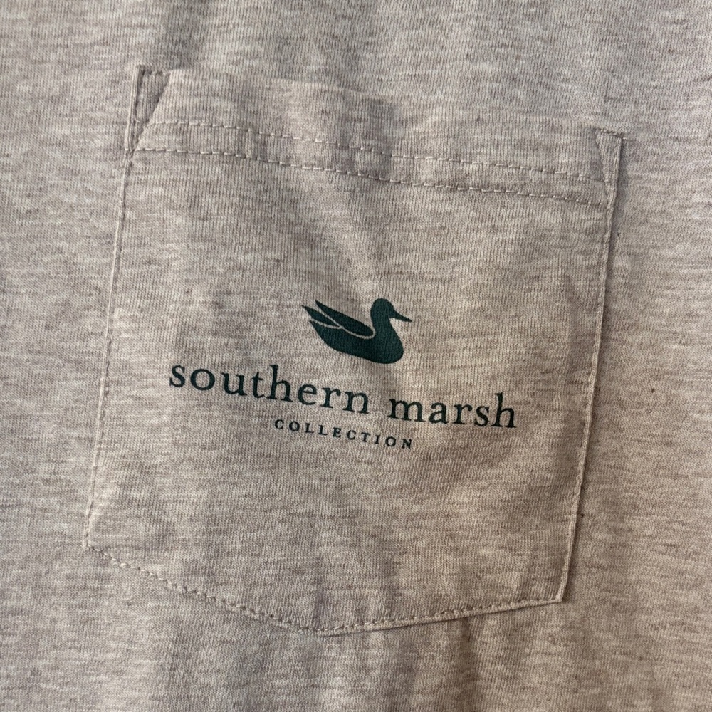 Southern Marsh Beige T-Shirt with Artistic Graphic - Picture 4 of 5
